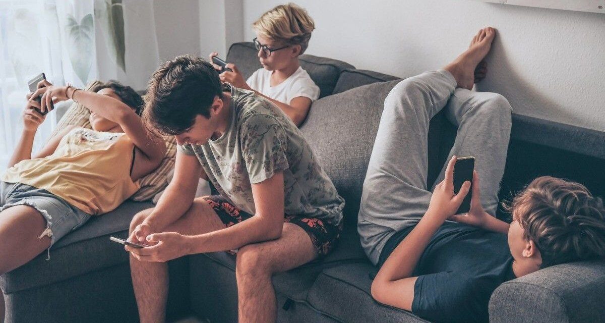 Meta lanzó nuevas funciones de seguridad para adolescentes y eliminó más de 600.000 cuentas que sexualizaban a menores