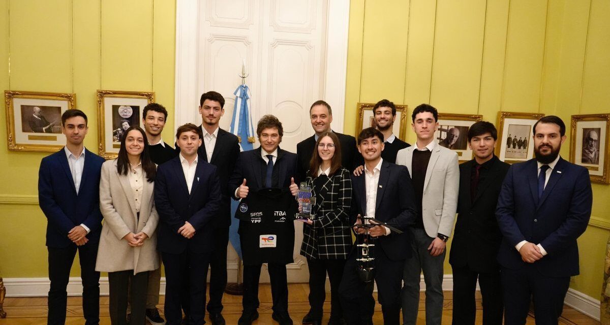 Javier Milei recibió a los argentinos campeones del Mundial de la Ciencia de la NASA