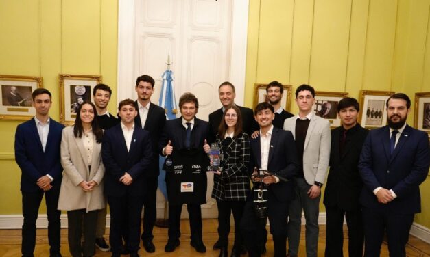 Javier Milei recibió a los argentinos campeones del Mundial de la Ciencia de la NASA