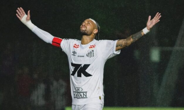 Neymar volvió a ponerse la corona de príncipe: anotó un gol agónico y sacó al Santos del descenso
