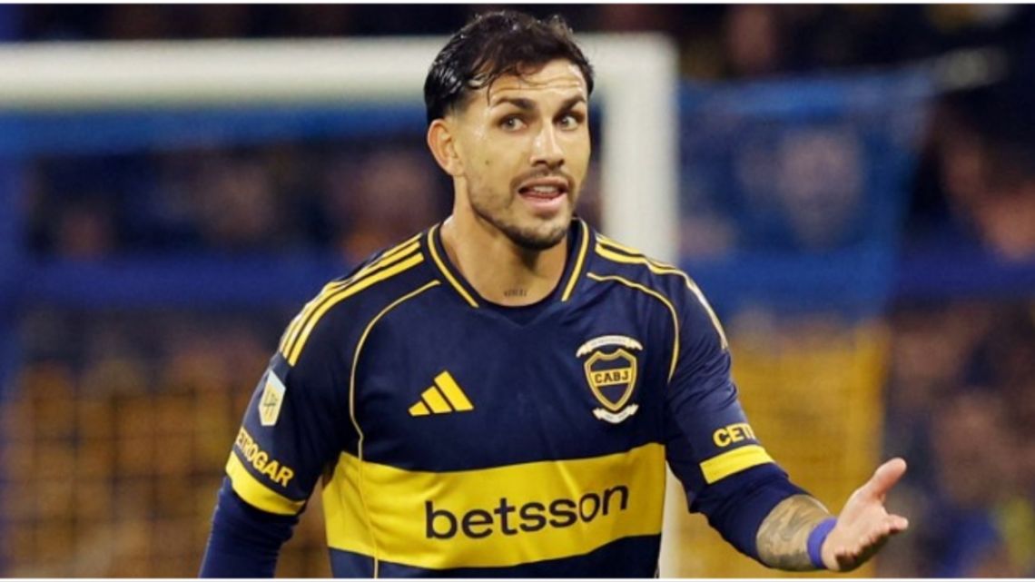 Así fue el reestreno de Paredes en Boca: asistencia y jerarquía en menos de 30 minutos