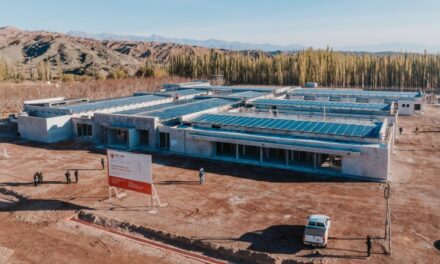 Hospitales de Angaco y San Martín avanzan