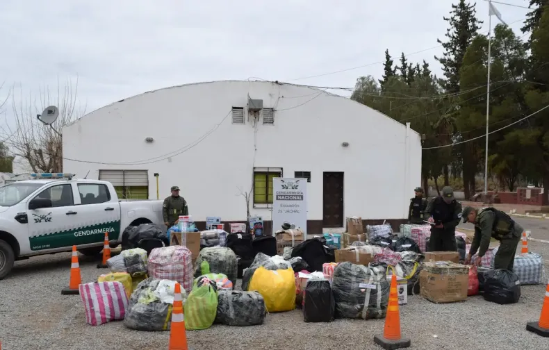 Jáchal: Detectan millonario cargamento ilegal en un colectivo que viajaba a San Juan
