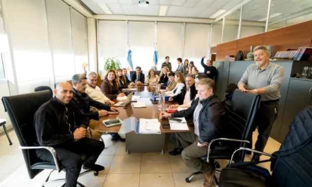 El Gobierno y gremios docentes retomaron la cuarta sesión de la paritaria 2025