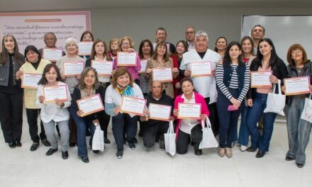 El Ministerio de Salud homenajeó a vacunadores de toda la provincia