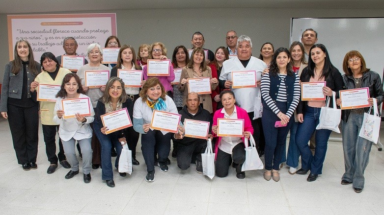 El Ministerio de Salud homenajeó a vacunadores de toda la provincia