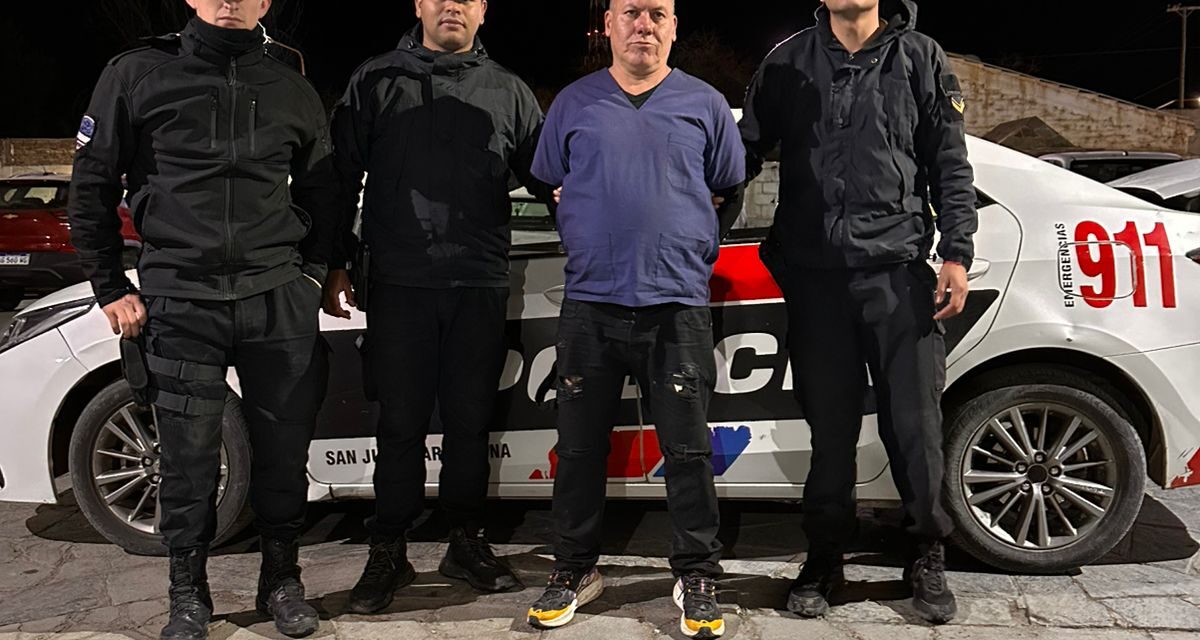Caucete: Detuvieron a un hombre que intentó robar un celular en una papelería