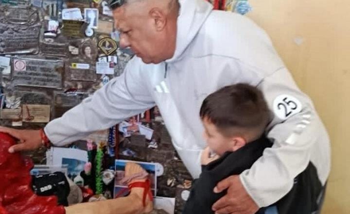 Chiqui Tapia renovó su fe en la Difunta Correa junto a su familia