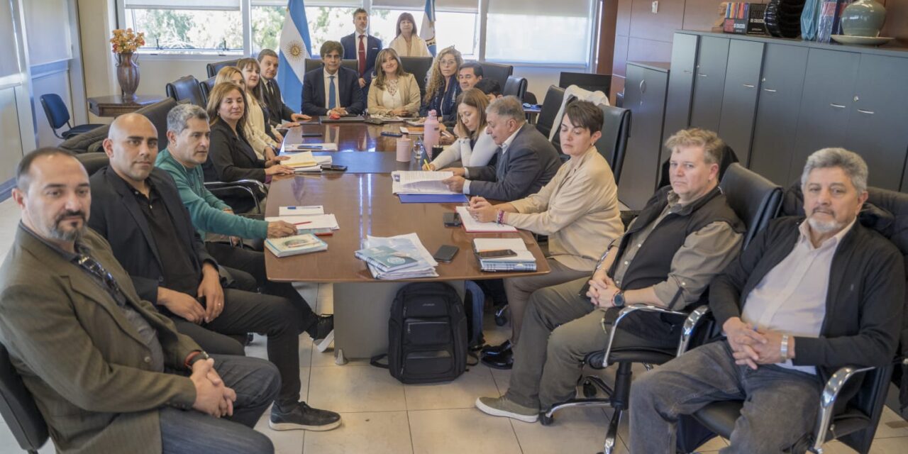 Gobierno y gremios docentes pasaron a cuarto intermedio en la paritaria