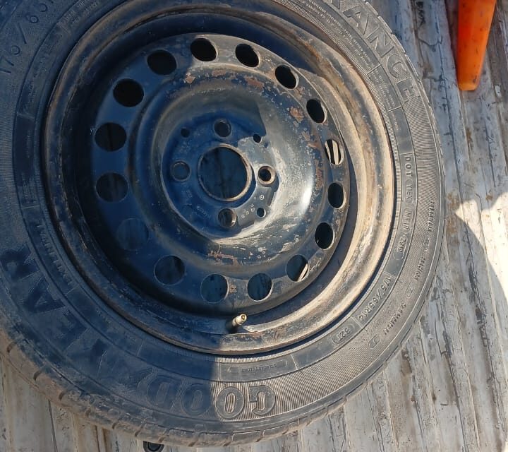 Lo sorprendieron dentro de una casa y terminó detenido