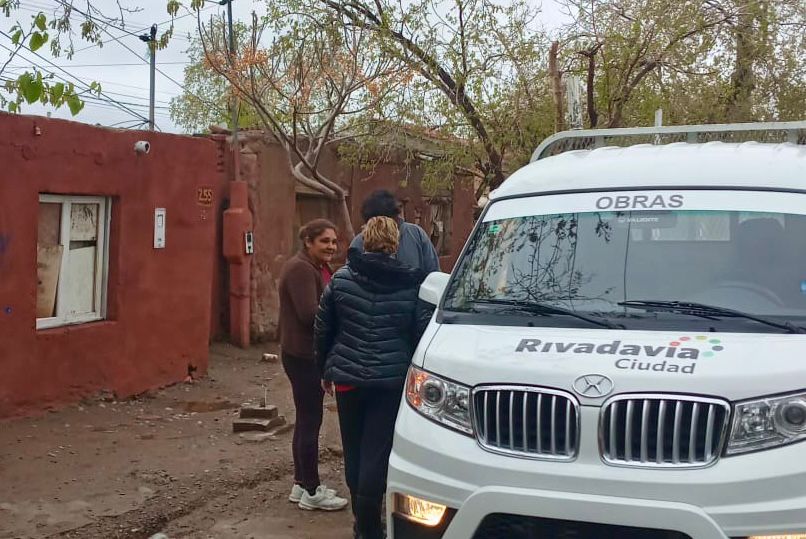 Rivadavia desplegó un operativo para asistir a más de 100 familias damnificadas
