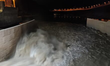 Así se limpia el fondo del Dique Ullum para garantizar el agua en San Juan