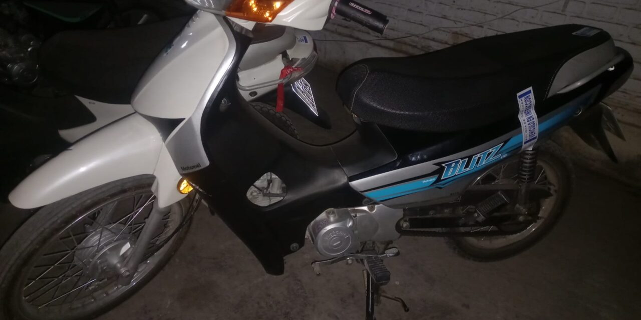 Recuperaron una moto robada y atraparon al presunto ladrón en plena calle