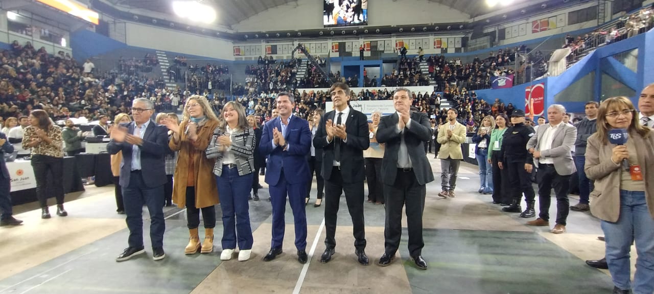 Orrego: «Estamos sembrando futuro con educación y tecnología»