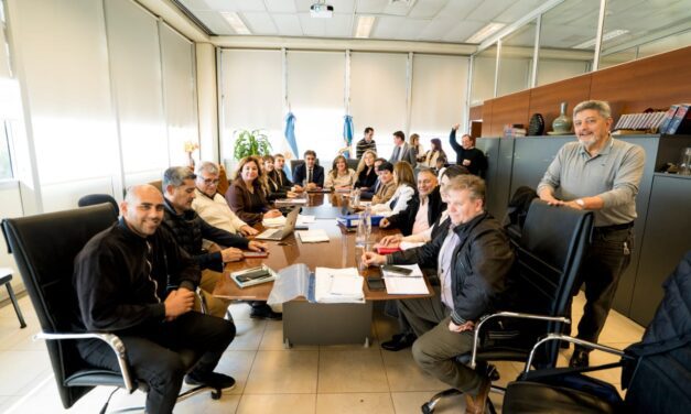 El Gobierno y gremios docentes iniciaron la tercera paritaria del año