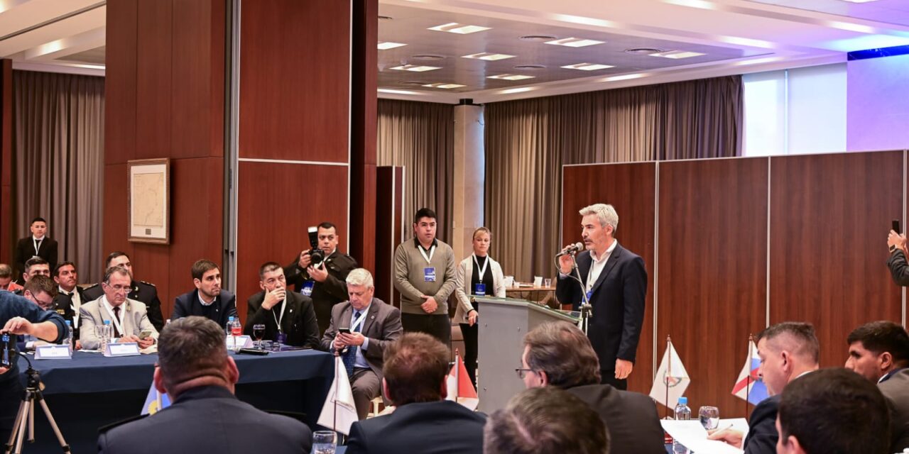 Carlos Álvarez pidió unificar criterios de accesibilidad y seguridad en estadios