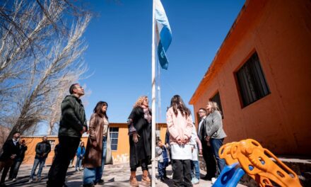 La escuela de Gualcamayo volvió a abrir sus puertas y recibió por primera vez a una ministra de Educación