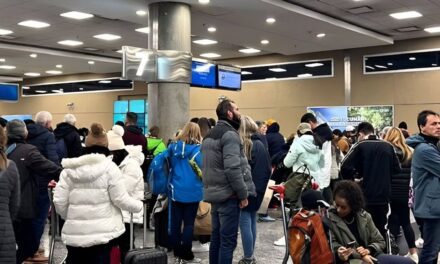 se levanta la huelga prevista para el sábado y se normaliza el tráfico aéreo