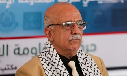 En un nuevo ataque a Yemen, Israel mató al primer ministro hutí, Ahmed al-Rahawi