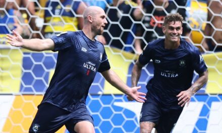 Auckland City y su inesperada cargada a Boca Juniors en medio de un partido en el fútbol de Nueva Zelanda