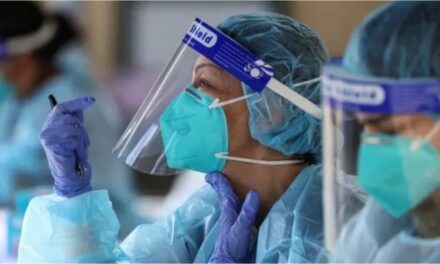 Expertos recomiendan vacunarse contra el Covid-19