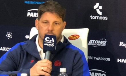 Damián Ayude y su lamentó por la eliminación de San Lorenzo: «No es fácil jugar con uno menos»
