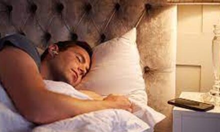 El invento que combina un reloj, un cargador y hasta una estufa