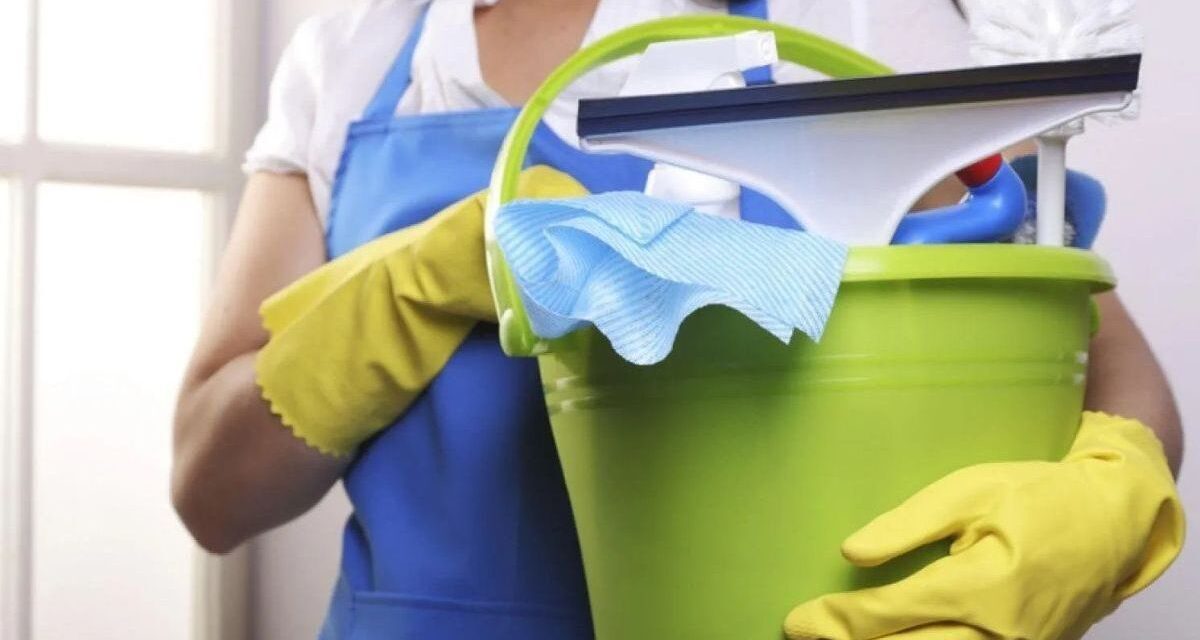 En la era Milei, las empleadas domésticas perdieron casi un 25% de poder adquisitivo