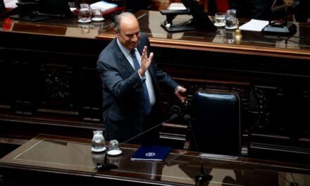 Guillermo Francos acumula mociones de censura en el Congreso por no cumplir con la ley