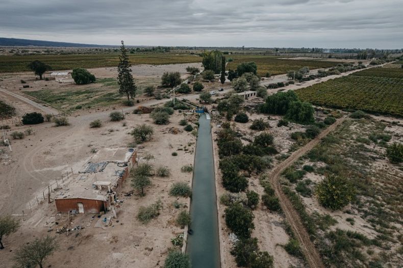Hidráulica corta el agua a 35 productores por millonaria deuda