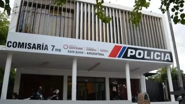 Pocito: La madre del joven señalado por robos pide ayuda para internarlo por su adicción
