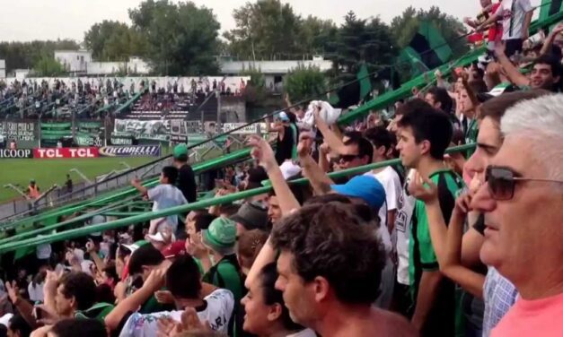 El video de la brutal agresión a un «infiltrado» durante el partido entre Chicago y Almirante Brown