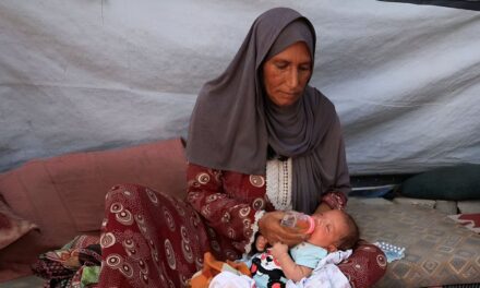 Madres sin leche, bebés al borde de la desnutrición