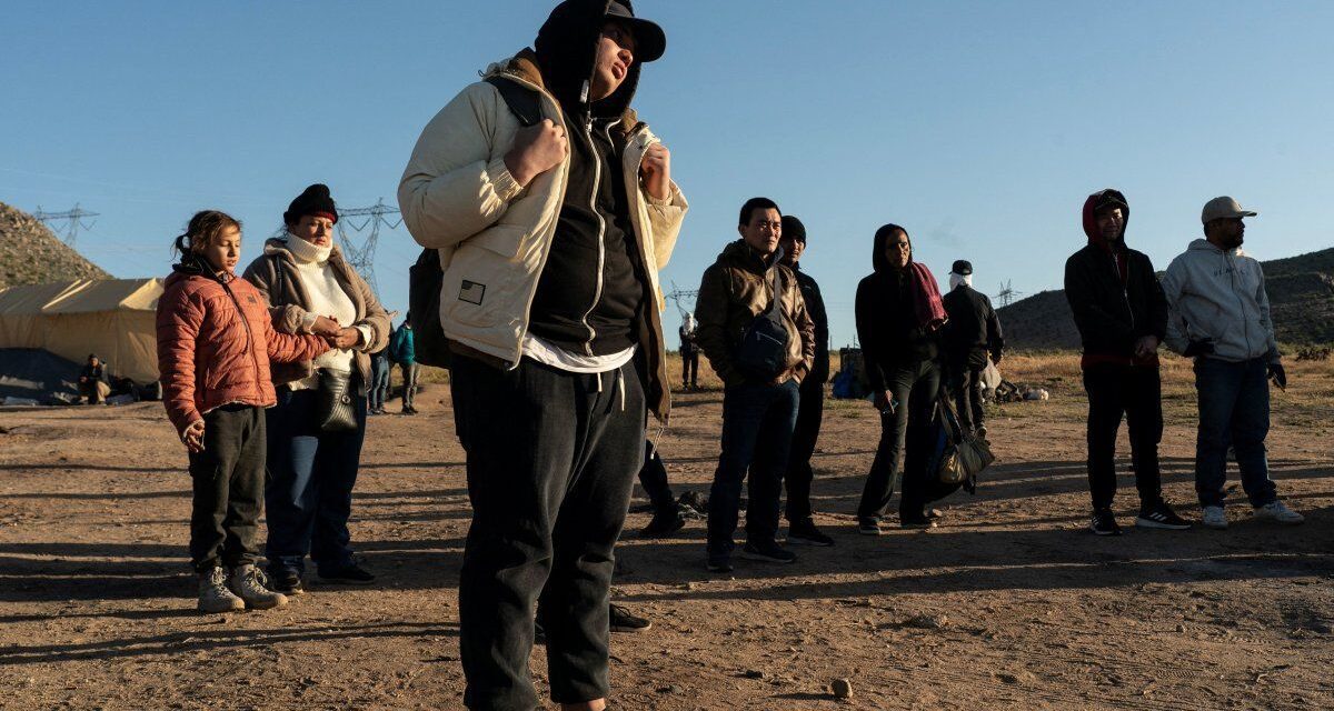 Donald Trump admitió que es difícil reemplazar a los trabajadores migrantes deportados y analiza permitir su regreso