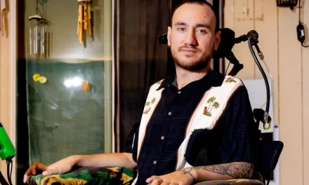 El joven paralizado que volvió a controlar todo con su mente gracias a Elon Musk