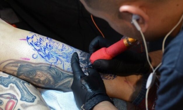 El arte del tatuaje se exhibe en San Juan con la Oeste Expo Tattoo