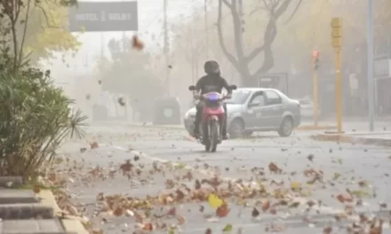 Suspenden clases por calor extremo en turnos de la tarde y noche