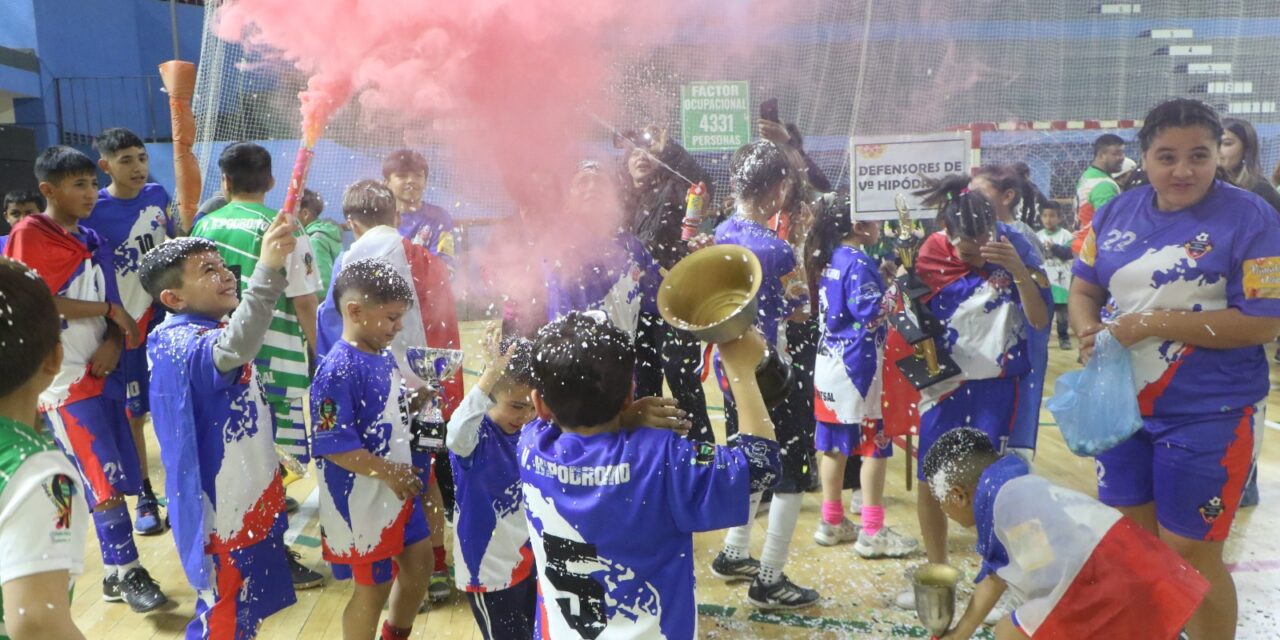 «La fiesta del futsal infantil llegó al Aldo Cantoni»