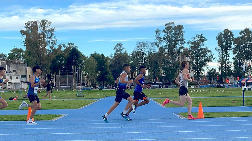 Juveniles y Master de San Juan brillaron en el atletismo nacional