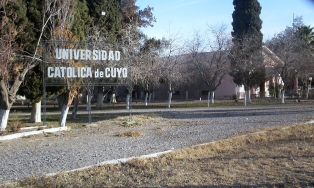 La Universidad Católica de Cuyo suspende actividades presenciales en el turno tarde, pero mantiene el acto de colación