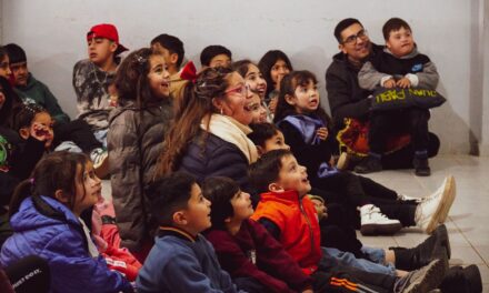 Risas y fantasía llenaron Valle Fértil con un espectáculo de títeres