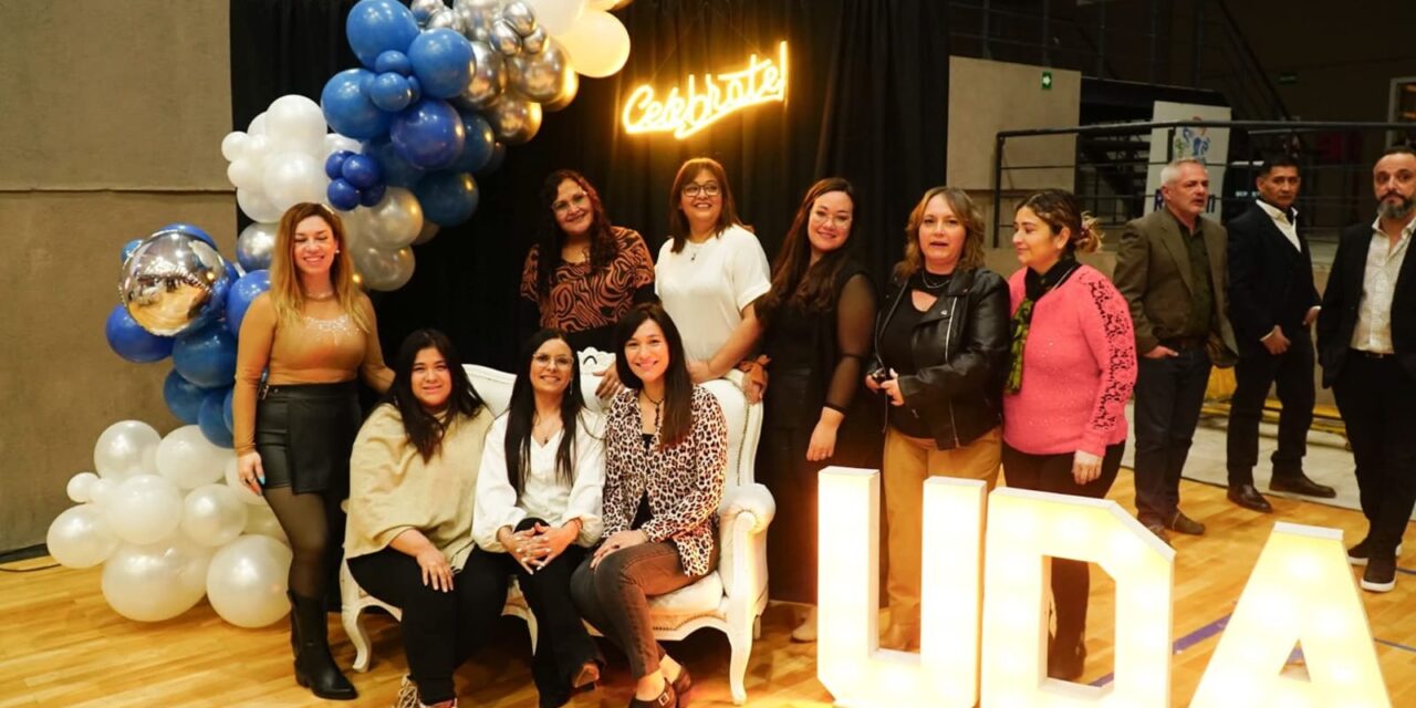 UDA: Una noche de fiesta y reconocimiento para los docentes sanjuaninos