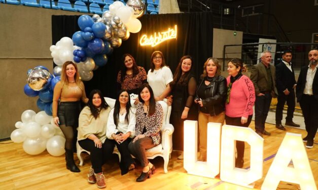 UDA: Una noche de fiesta y reconocimiento para los docentes sanjuaninos