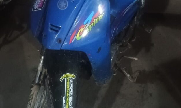 Rawson: Atraparon a dos hombres en una moto robada