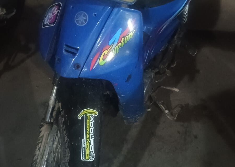 Rawson: Atraparon a dos hombres en una moto robada