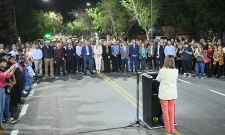 Capital: Renovaron calle Paula Albarracín con pavimento e iluminación moderna