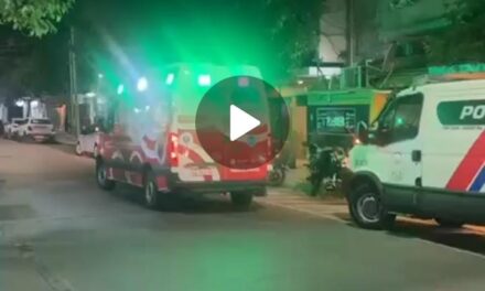 Revuelo en el centro: Un hombre invocaba a Satanás desde el balcón de un hotel (video)