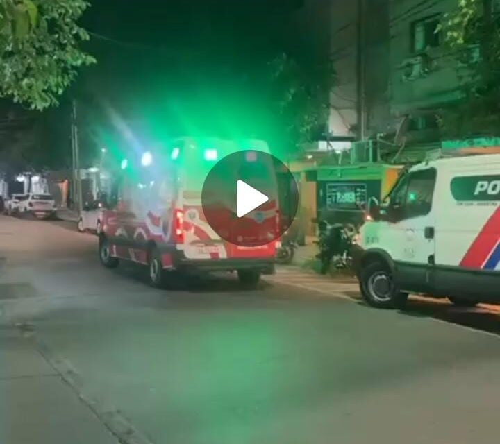 Revuelo en el centro: Un hombre invocaba a Satanás desde el balcón de un hotel (video)