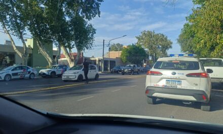 Rivadavia: Padre apunto con un arma a su hijo en importante heladería