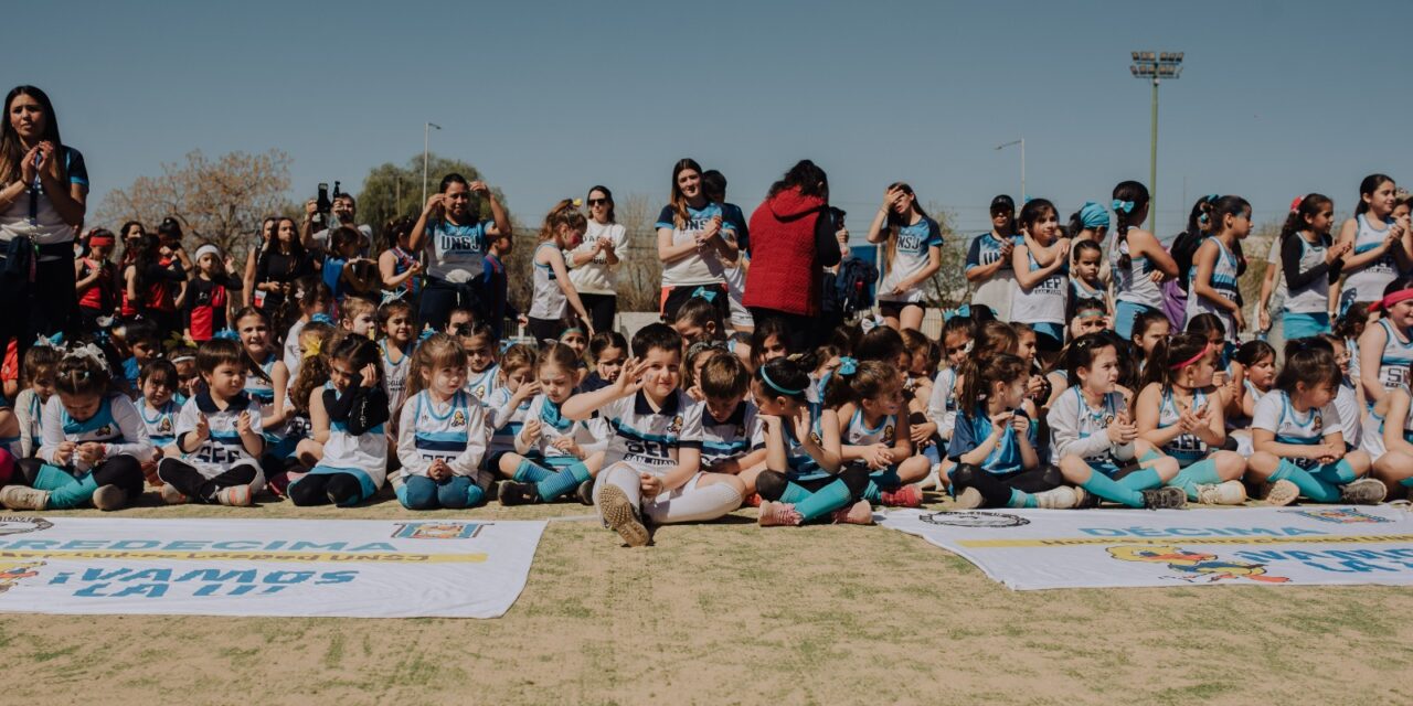 La cancha sintética debutó en una fiesta de hockey con Patolandia